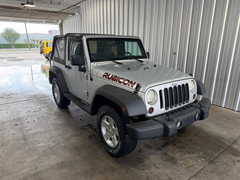 Used 2011 Jeep Wrangler Rubicon w/ PWR Convenience Group AWD/4WD image 4