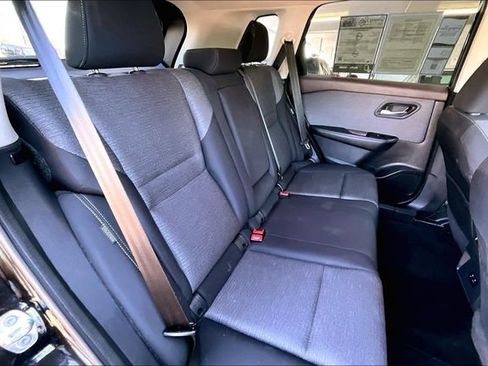 Used 2022 Nissan Rogue SV FWD image 20