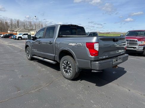Used 2018 Nissan Titan PRO-4X AWD/4WD image 2
