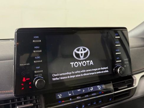 Used 2023 Toyota Sienna XSE image 16