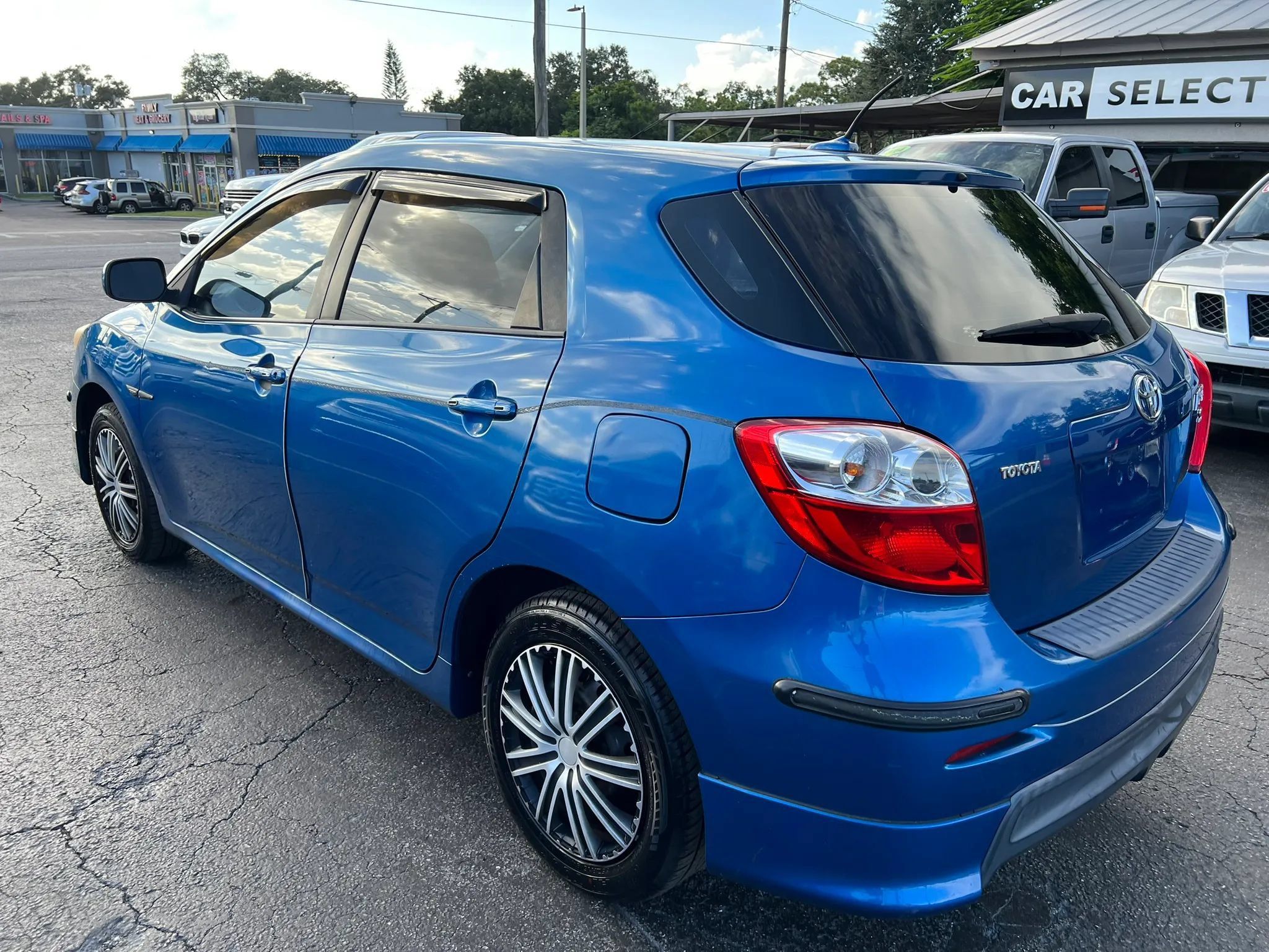 Used 2009 Toyota Matrix S w/ All Weather Guard Pkg FWD image 6