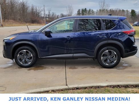 Used 2025 Nissan Rogue SV image 6