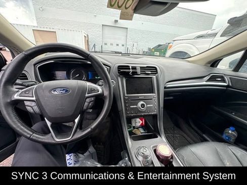 Used 2020 Ford Fusion Titanium FWD image 6