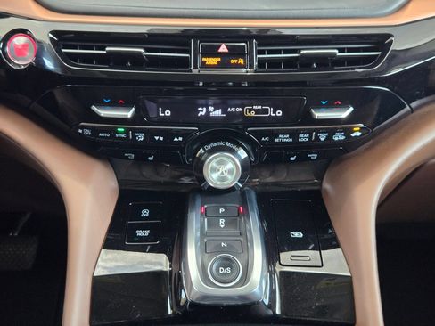 Used 2024 Acura MDX SH-AWD w/ Technology Package image 19