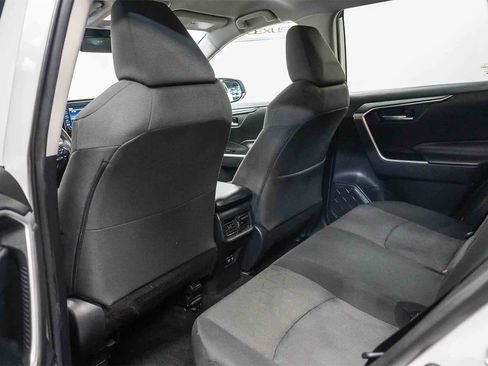 Used 2020 Toyota RAV4 XLE image 18