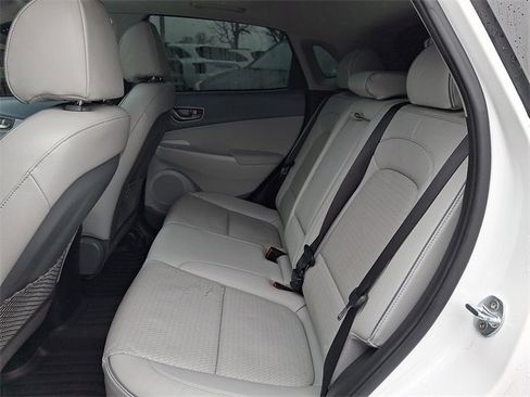 Used 2021 Hyundai Kona Limited image 10