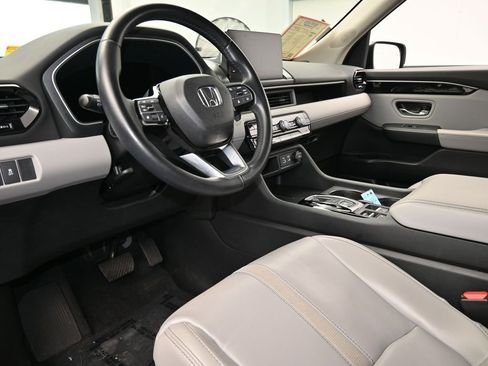 Used 2024 Honda Pilot EX-L image 13