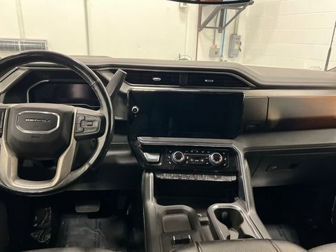Used 2024 GMC Sierra 2500 Denali image 11