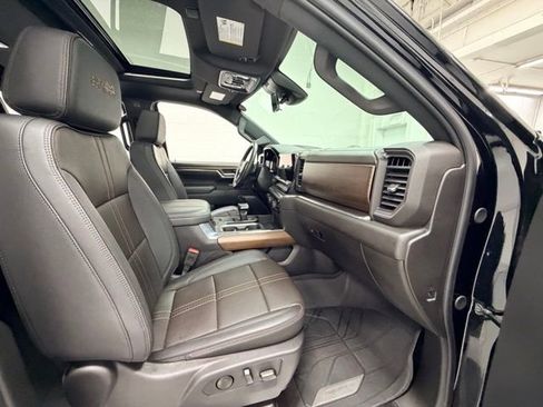 Certified 2024 Chevrolet Silverado 1500 High Country w/ High Country Premium Package AWD/4WD image 31