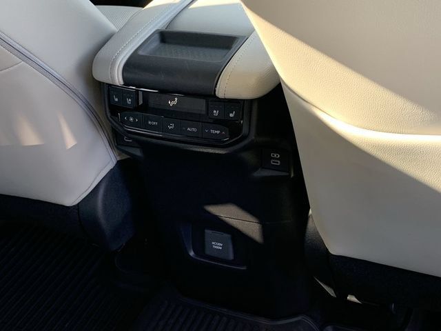 Used 2026 Toyota Grand Highlander AWD Hybrid image 35