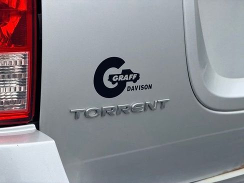 Used 2006 Pontiac Torrent 2WD image 17