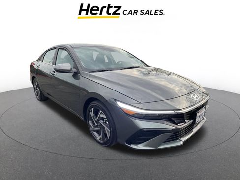 Used 2025 Hyundai Elantra Limited image 1