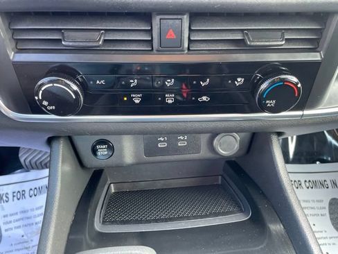 Used 2024 Nissan Rogue S AWD/4WD image 15
