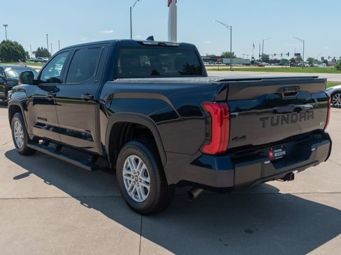 Used 2023 Toyota Tundra SR5 w/ SR5 Premium Package AWD/4WD image 18