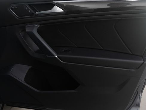 Used 2020 Volkswagen Tiguan SEL Premium R-Line image 9