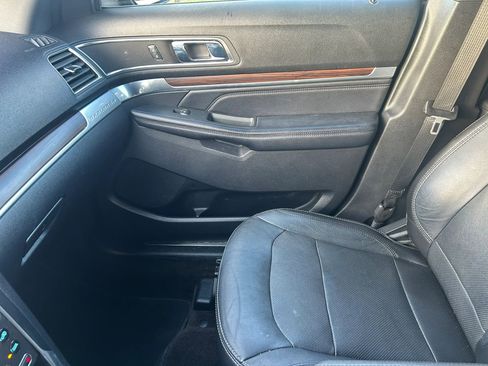 Used 2018 Ford Explorer Limited AWD/4WD image 8