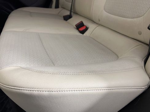 Used 2021 Buick Encore GX Preferred AWD/4WD image 18
