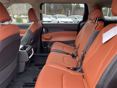 New 2026 Kia Carnival EX image 22