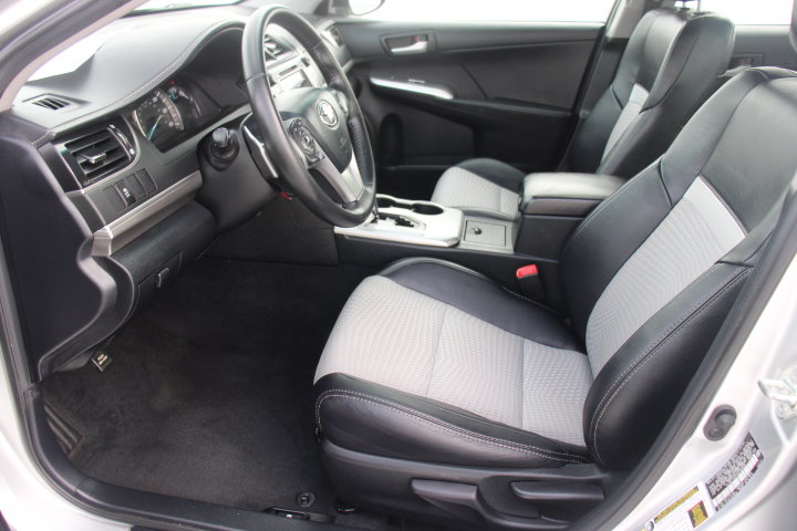 Used 2012 Toyota Camry SE FWD image 10