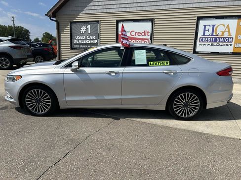 Used 2017 Ford Fusion SE w/ Fusion SE Technology Package AWD/4WD image 8