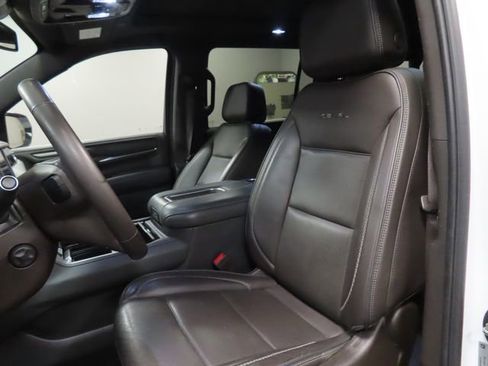 Used 2024 GMC Yukon XL Denali image 9