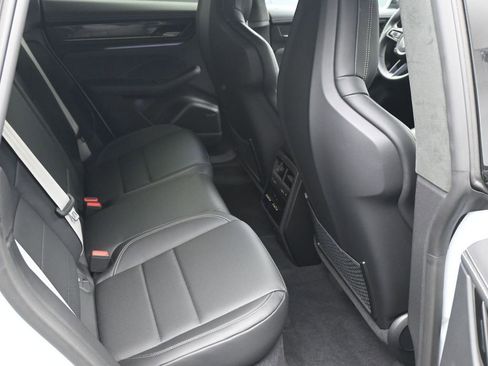 New 2025 Porsche Macan Turbo Electric AWD/4WD image 11