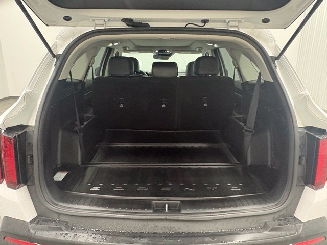 Used 2023 Kia Sorento S w/ Panoramic Sunroof Package AWD/4WD image 8