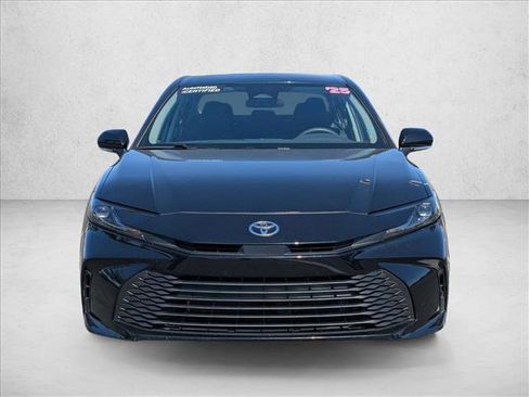 Used 2025 Toyota Camry LE FWD image 2