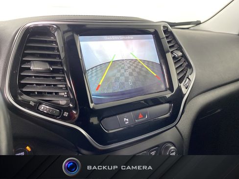 Used 2019 Jeep Cherokee Limited image 6