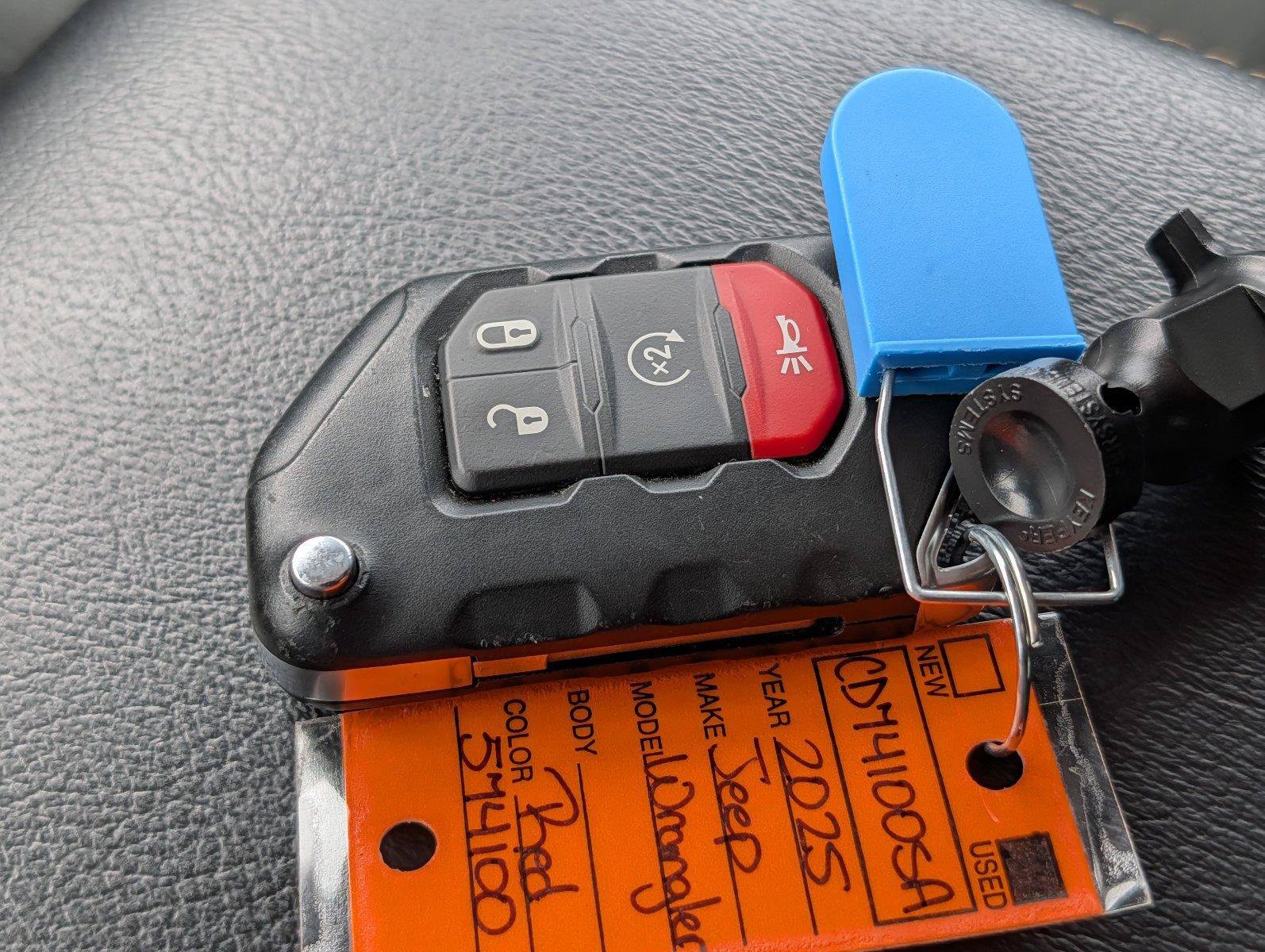 Used 2025 Jeep Wrangler Unlimited Sahara AWD/4WD image 20