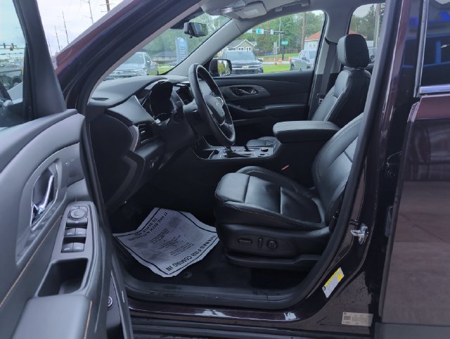 Used 2018 Chevrolet Traverse LT w/ LPO, Floor Liner Package FWD image 12