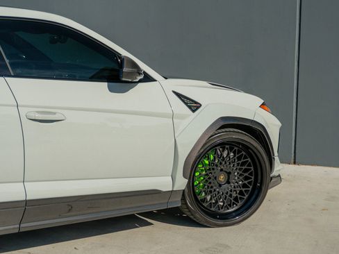 Used 2024 Lamborghini Urus Performante image 43