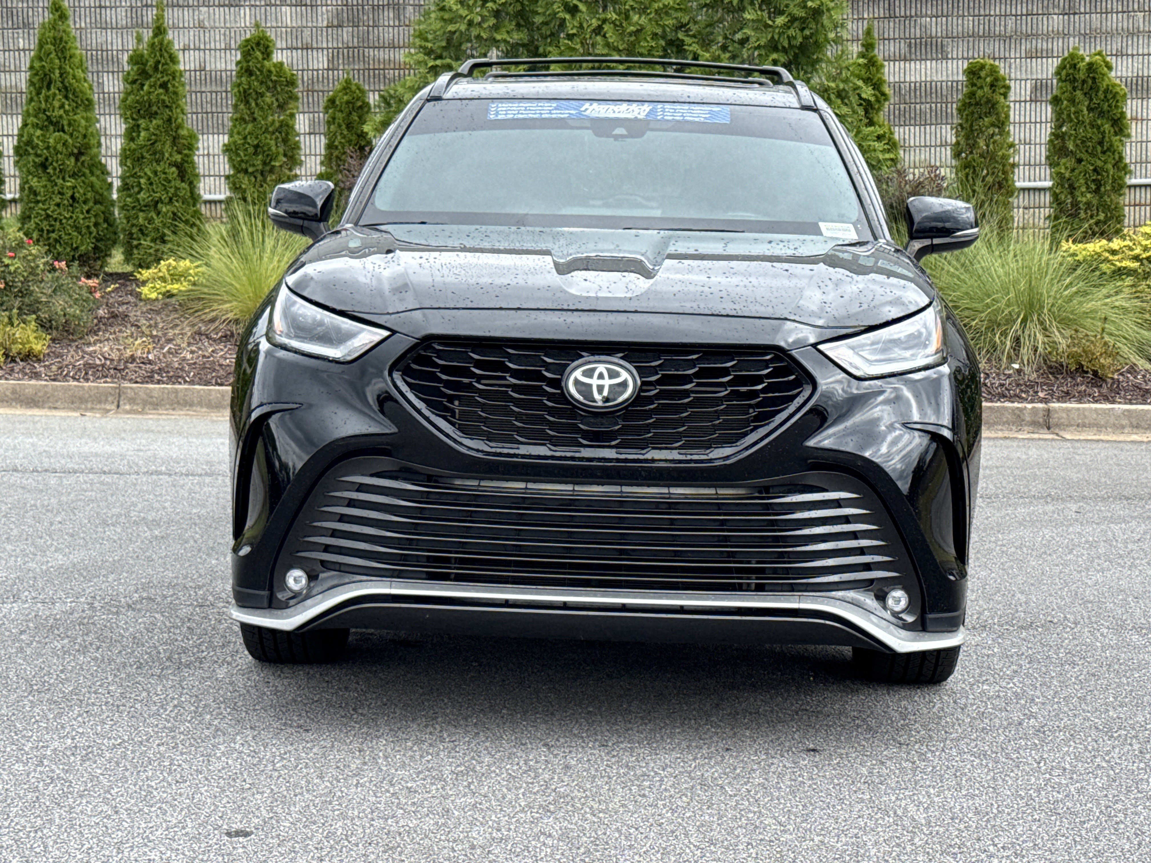 Used 2023 Toyota Highlander XSE AWD/4WD image 3