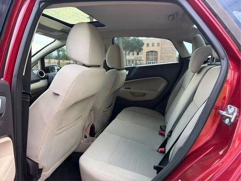Used 2015 Ford Fiesta SE FWD image 31