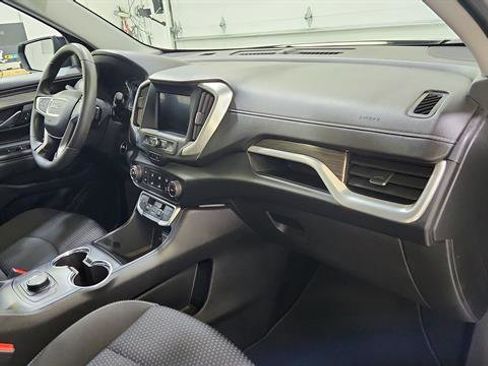 Used 2023 GMC Terrain SLE image 22