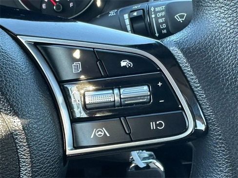 Used 2024 Kia Forte LXS w/ LXS Technology Package image 18