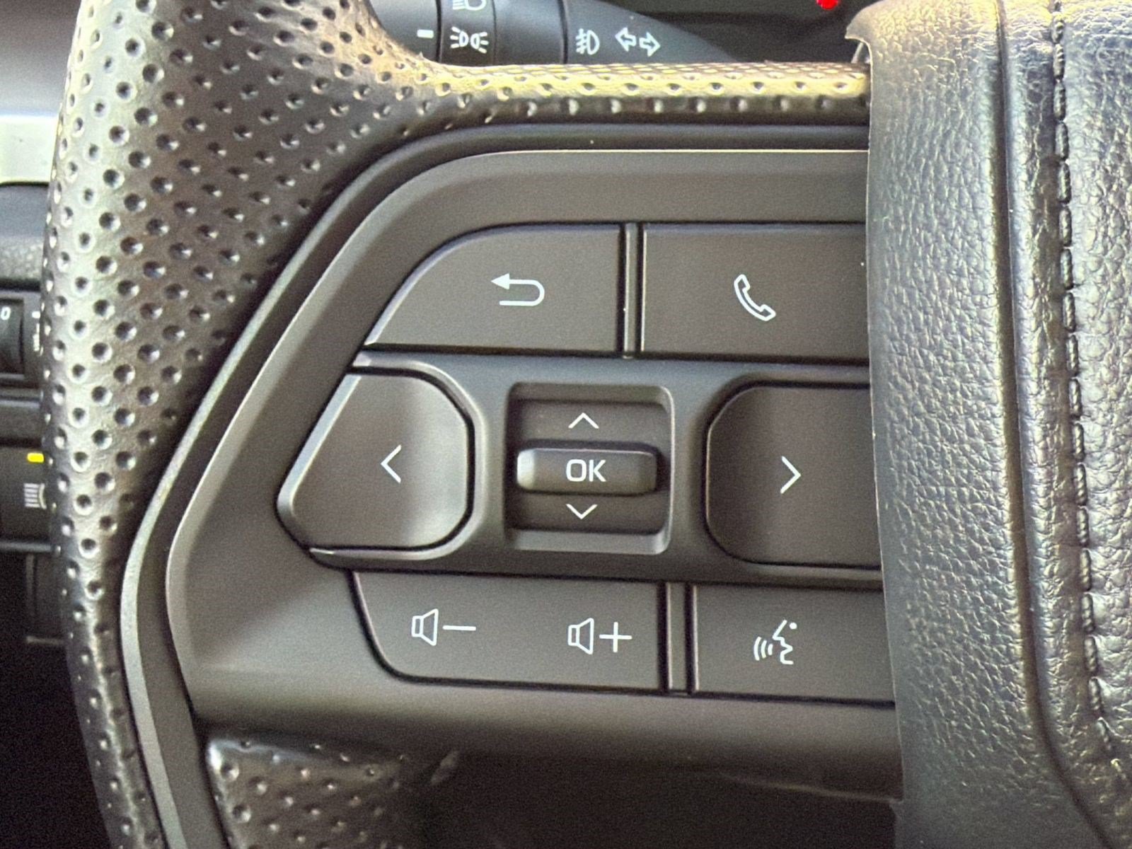Used 2026 Toyota Tacoma SR5 RWD image 17