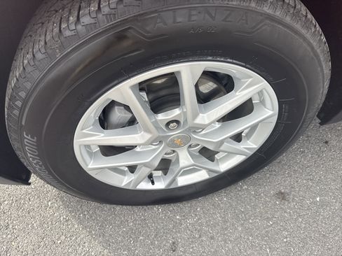 Used 2023 Chevrolet Equinox LT image 42