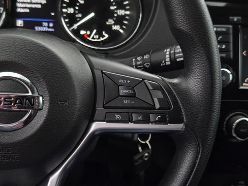 Used 2020 Nissan Rogue S image 18