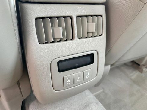 Used 2010 Cadillac DTS Luxury image 13