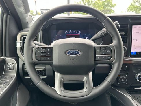 New 2026 Ford F250 Lariat w/ Black Appearance Package AWD/4WD image 8