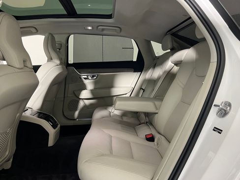 Used 2025 Volvo S90 B6 Plus image 14