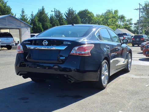 Used 2013 Nissan Altima 2.5 SL w/ Technology Pkg FWD image 4