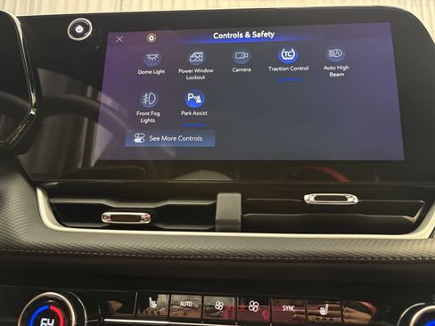 Used 2025 Chevrolet Equinox LT w/ Convenience Package II FWD image 17