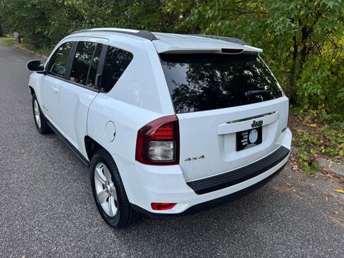Used 2014 Jeep Compass Latitude image 4