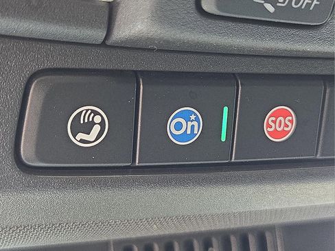 Used 2024 GMC Sierra 2500 AT4 image 21