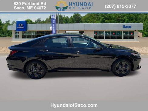 Used 2023 Hyundai Elantra SEL w/ Winter Weather Package FWD image 6