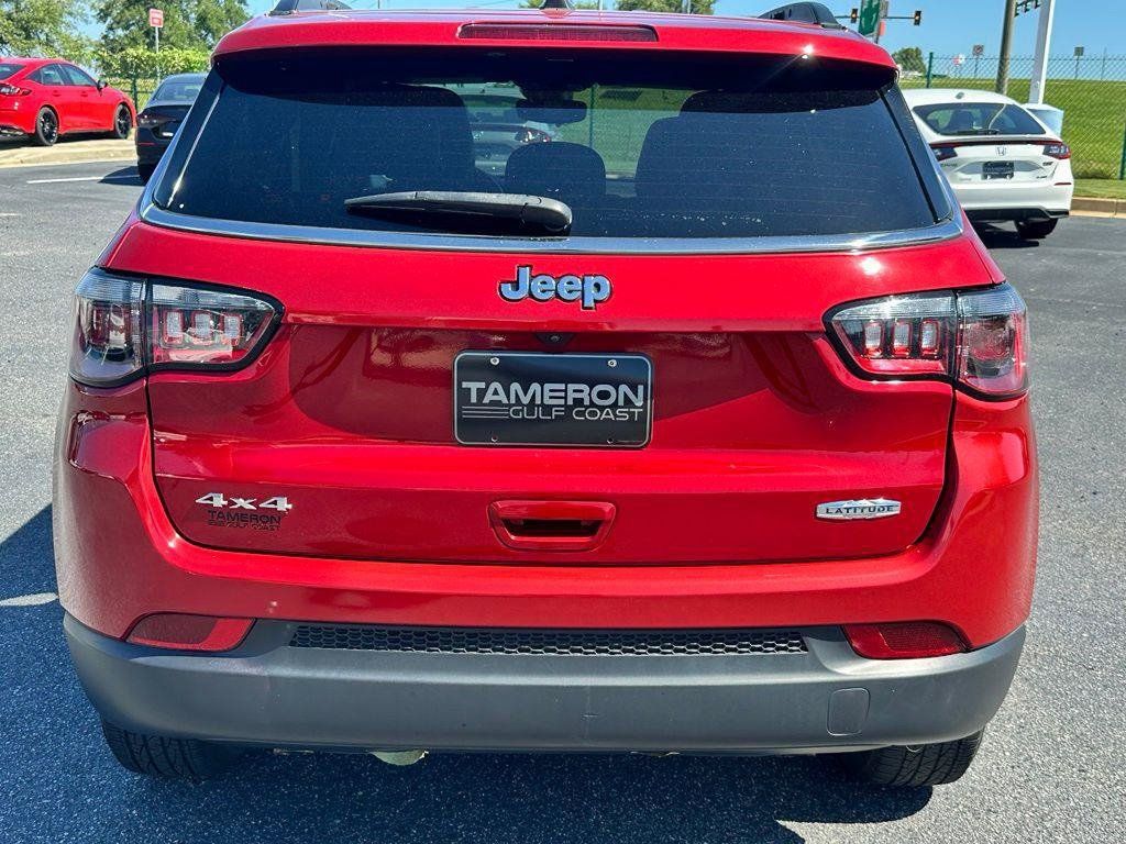 Used 2024 Jeep Compass Latitude AWD/4WD image 2