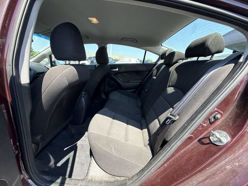 Used 2017 Kia Forte LX FWD image 22