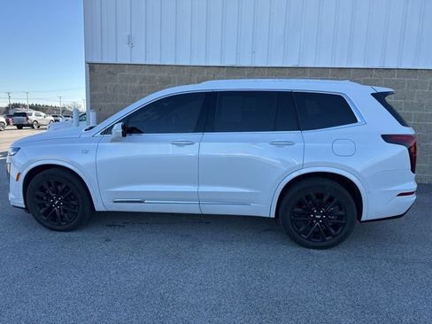 Used 2023 Cadillac XT6 Premium Luxury w/ Technology Package image 8